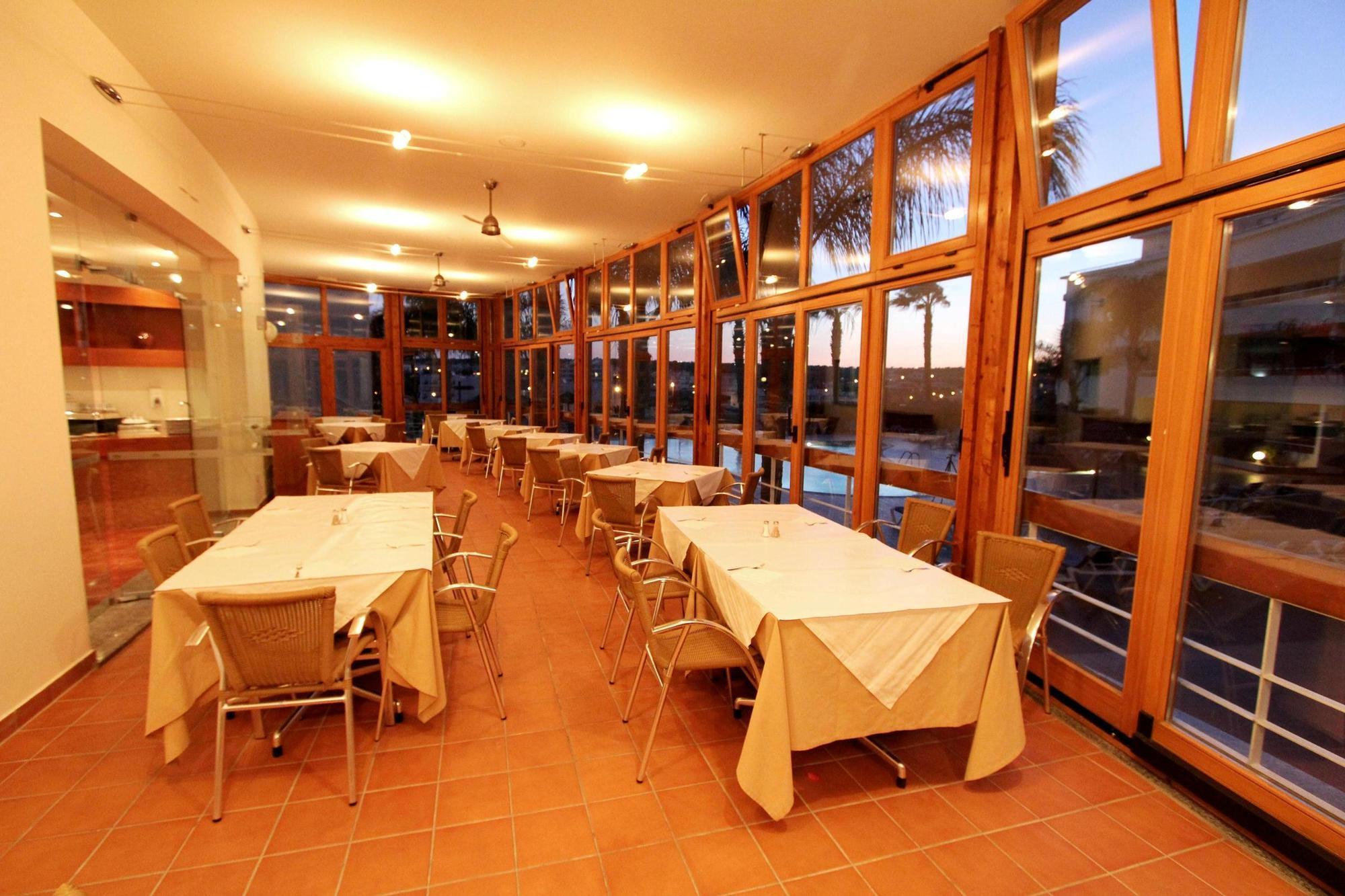 Vila Mos - Beach Resort Lagos Restaurant photo