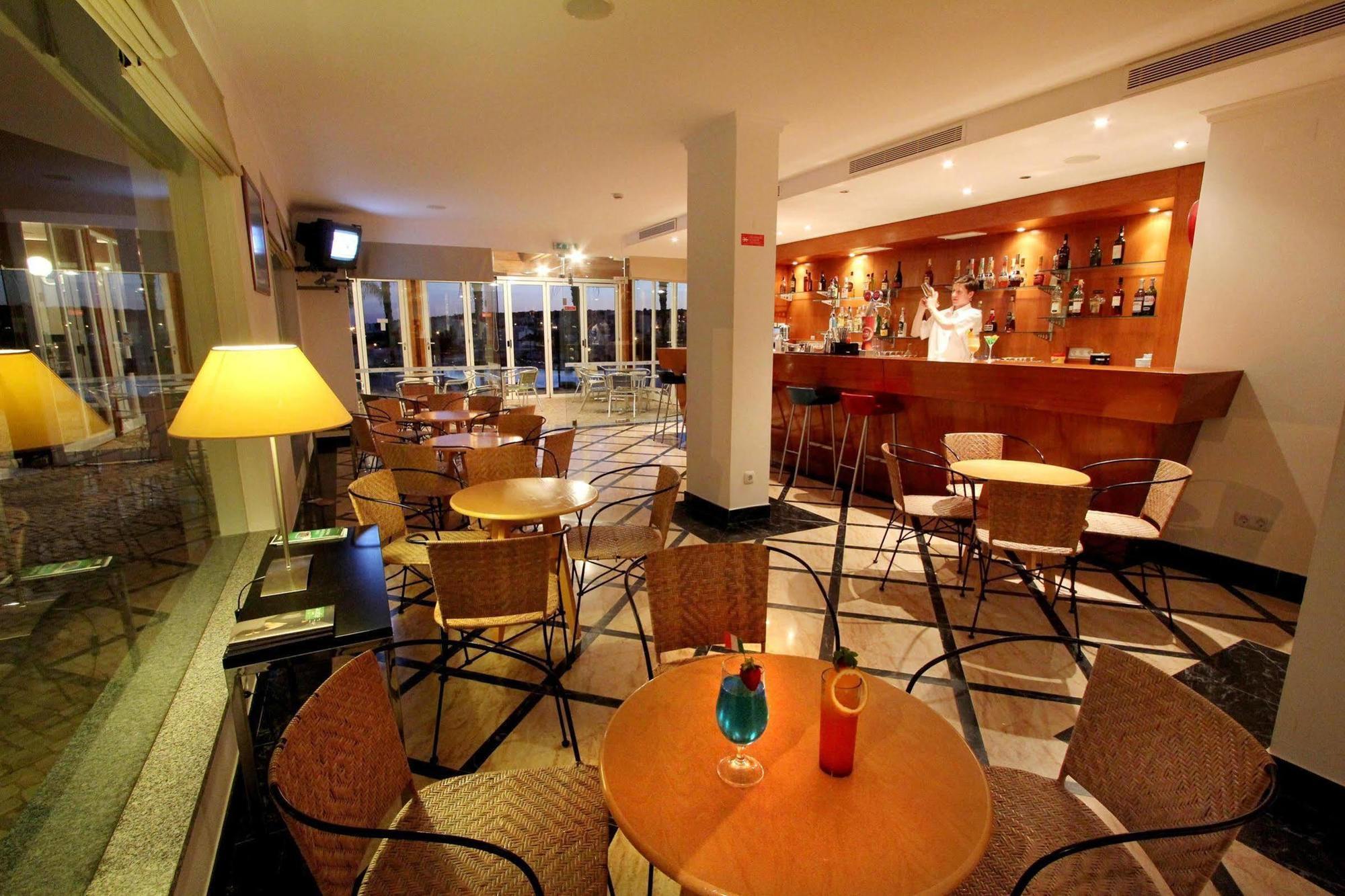 Vila Mos - Beach Resort Lagos Restaurant photo
